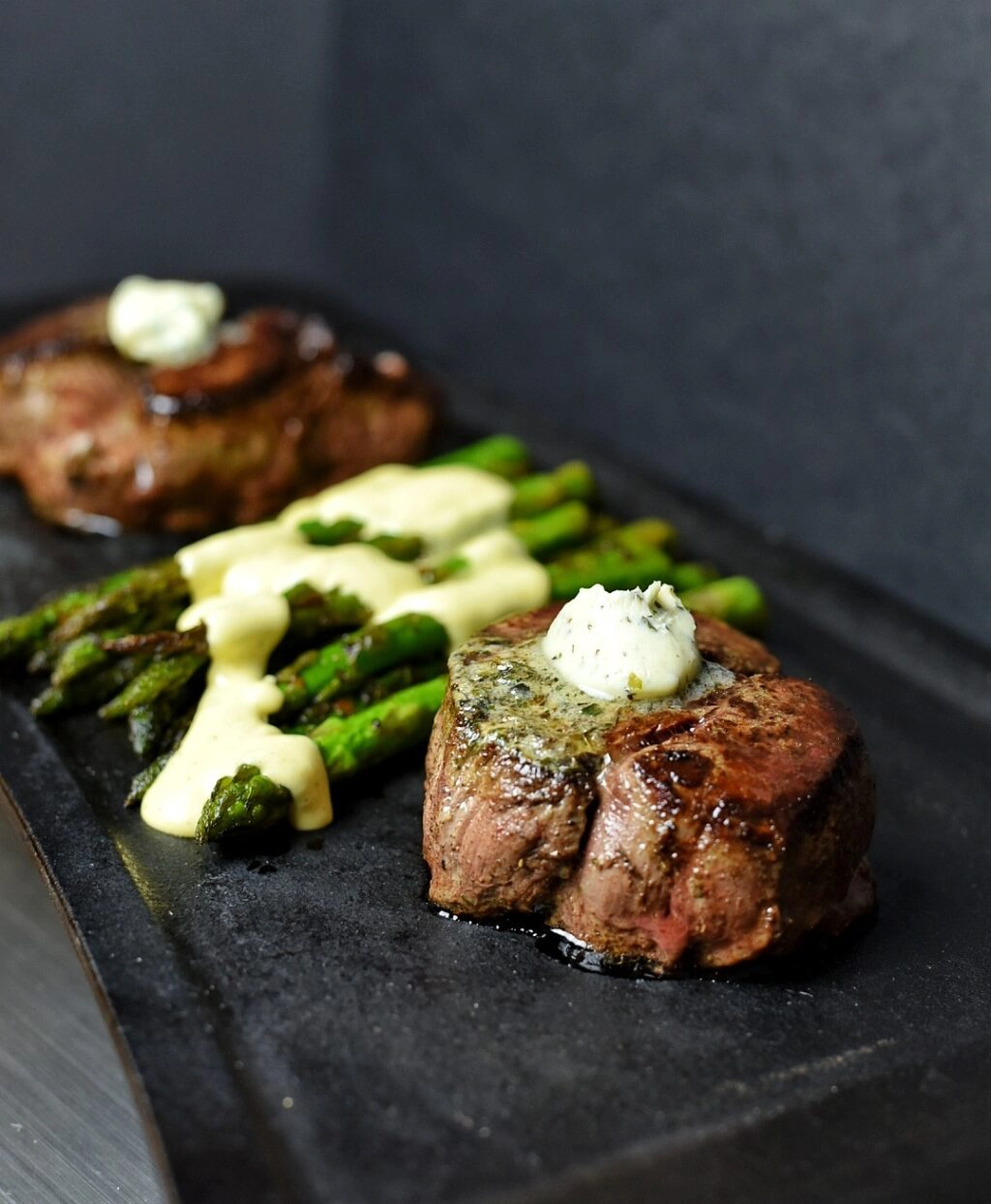 Filet Mignon With Asparagus