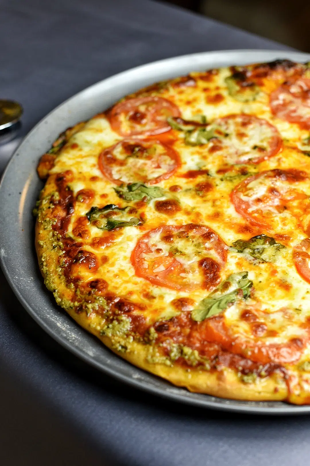 Florentine Pizza with a Basil Pesto Crust