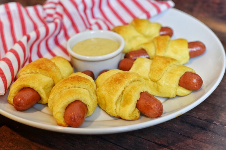grand crescent dogs