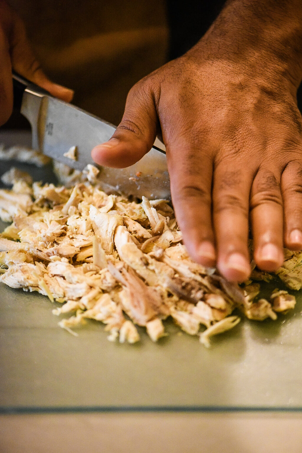 Cutting shredded chicken