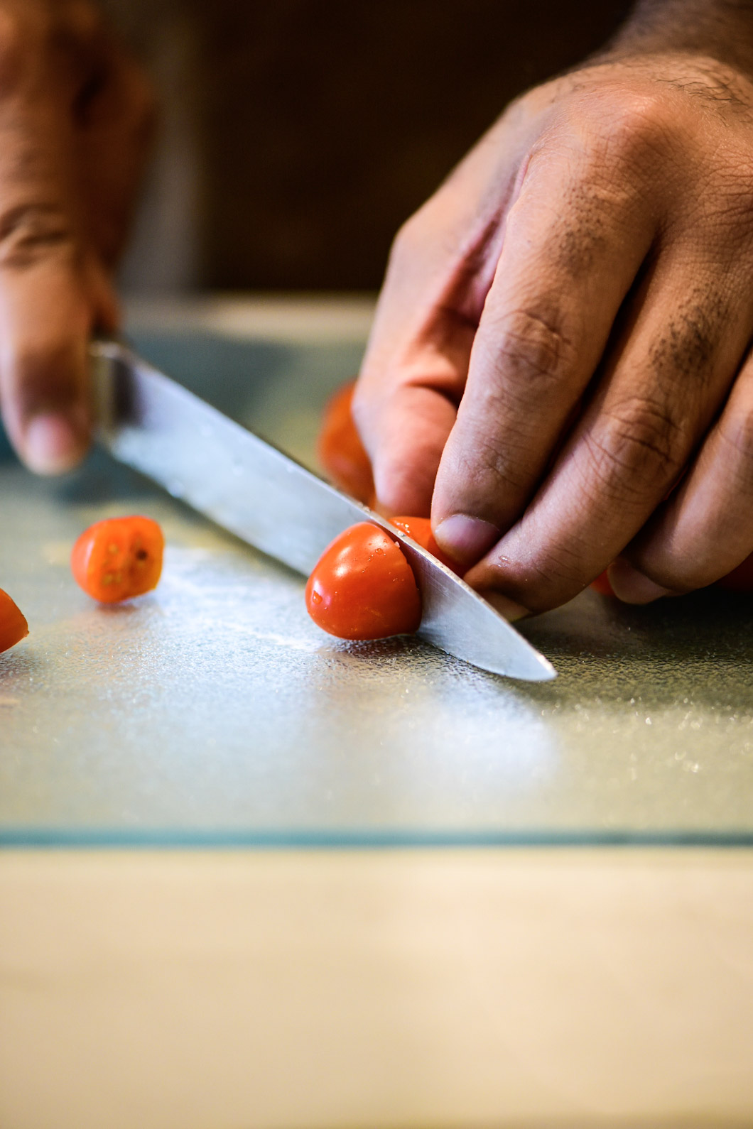 slicing cherry tomatoes