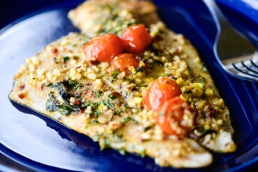 baked flounder with tomato basil white wine sauce