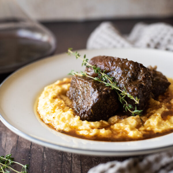 Braised Short Ribs with Cheesy Stone Ground Grits | Dude That Cookz