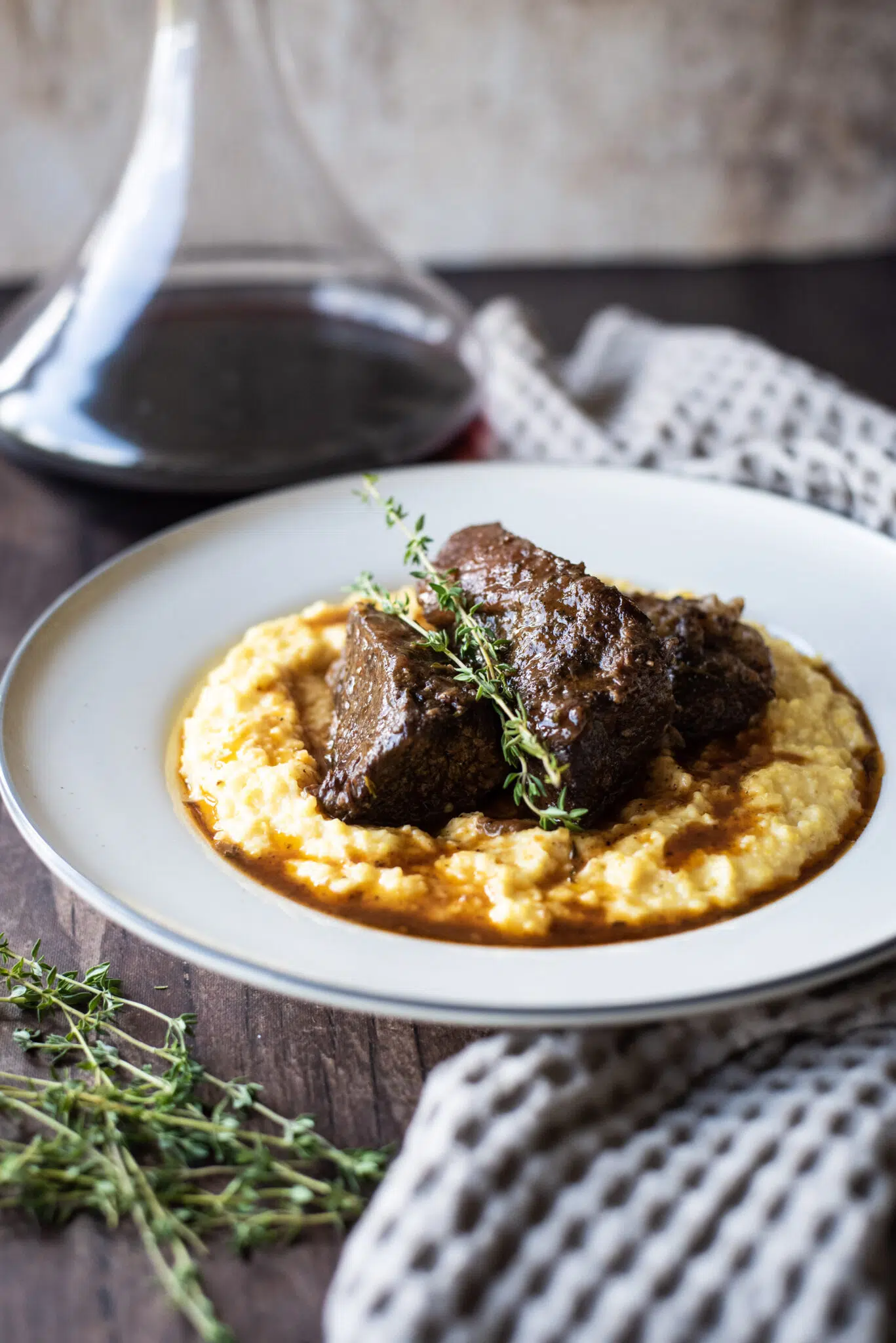 Braised Short Ribs with Grits and red wine