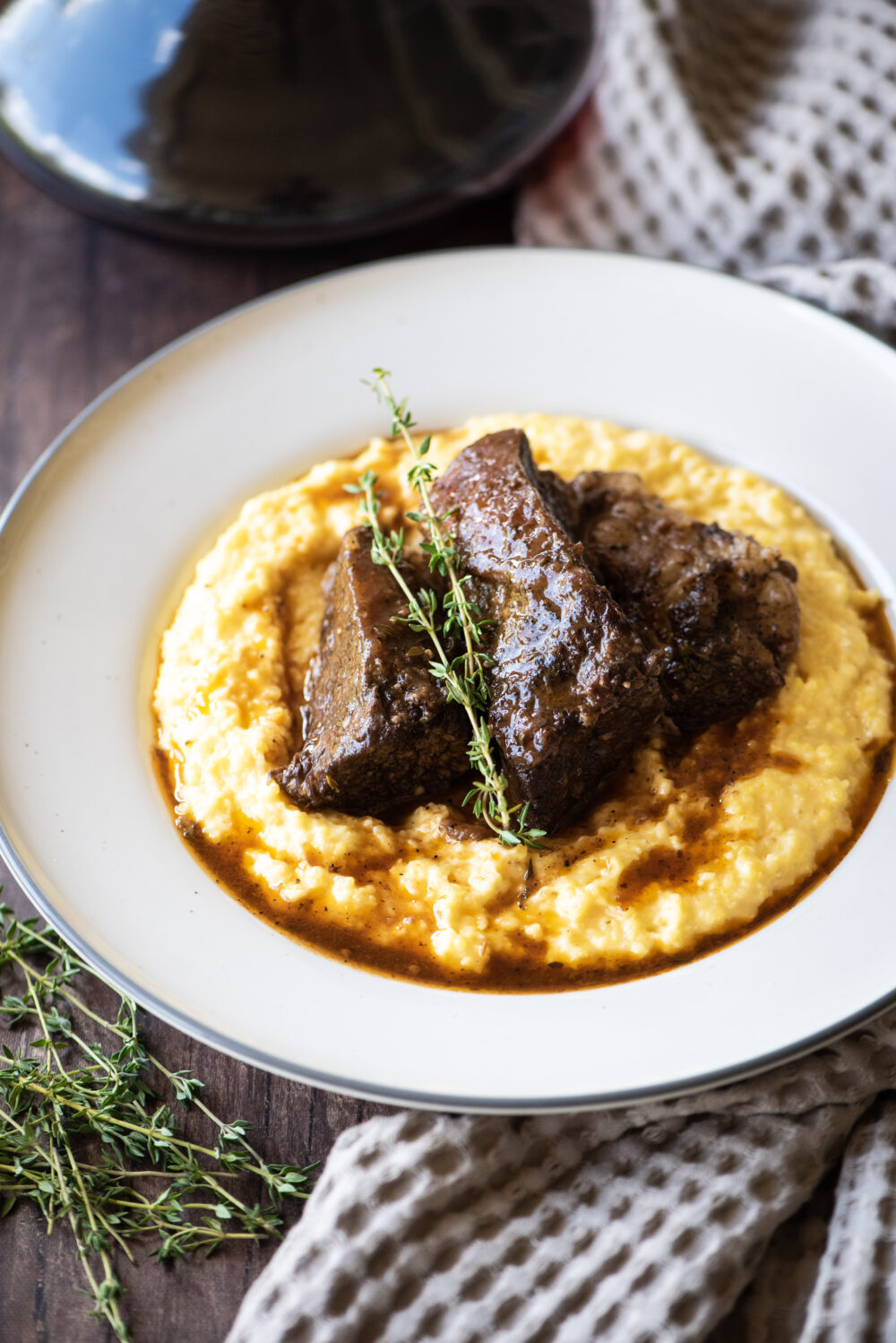 Braised short ribs with cheesy grits