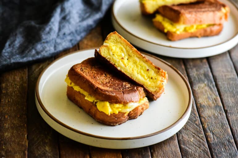 french toast breakfast andwich