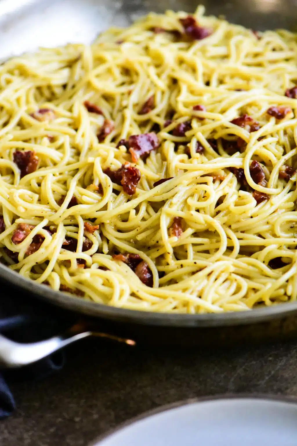 spaghetti carbonara served in a pan
