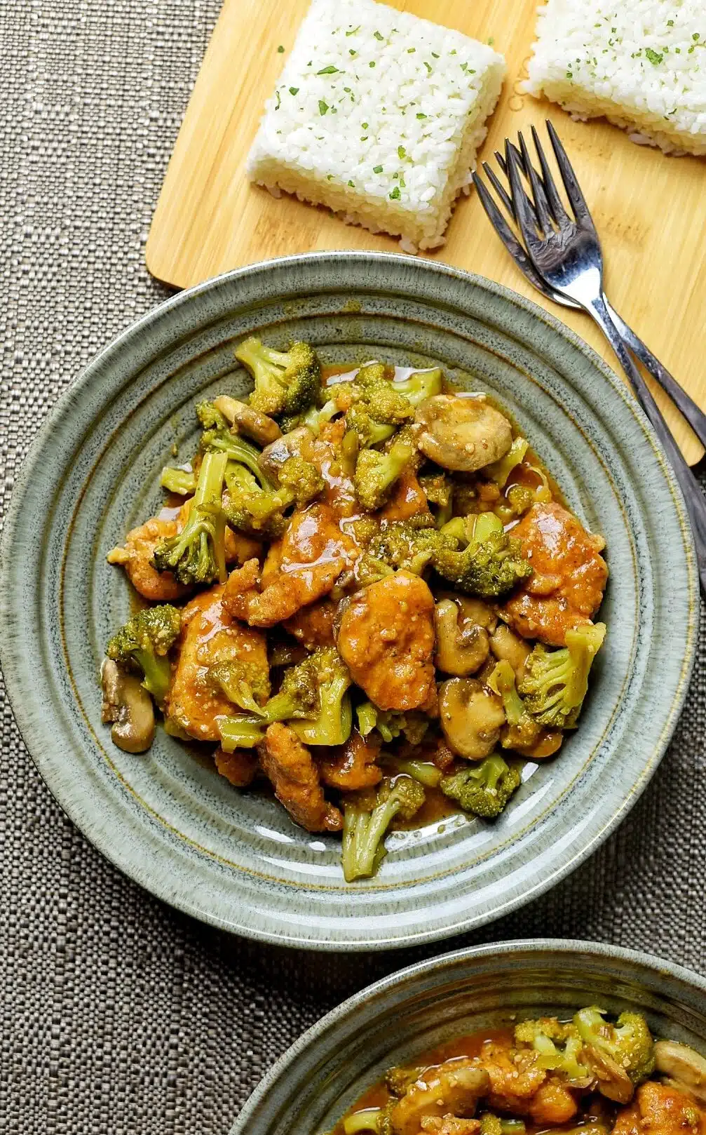 Easy General Tso's Chicken Stir Fry served with a side of jasmine rice.